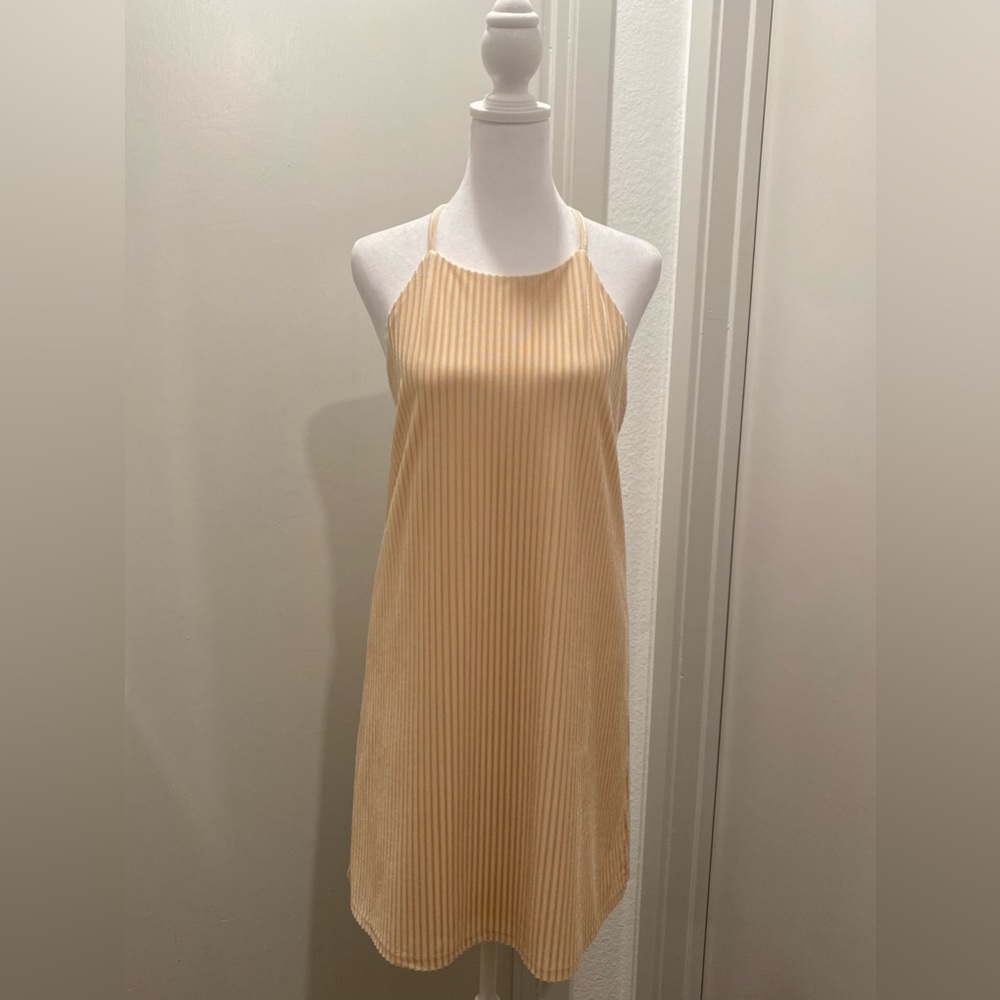 Very J Cream Beige Plisse Textured Trapeze Neck Sleeveless Dress - M